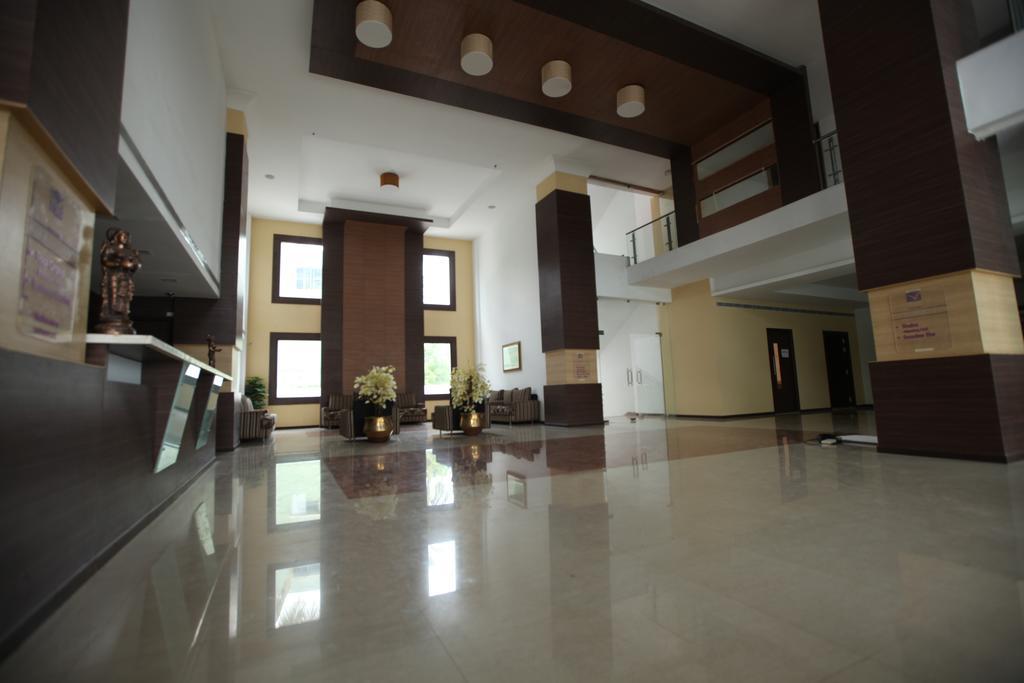 Sterling V Grand Madurai Hotel Exterior photo